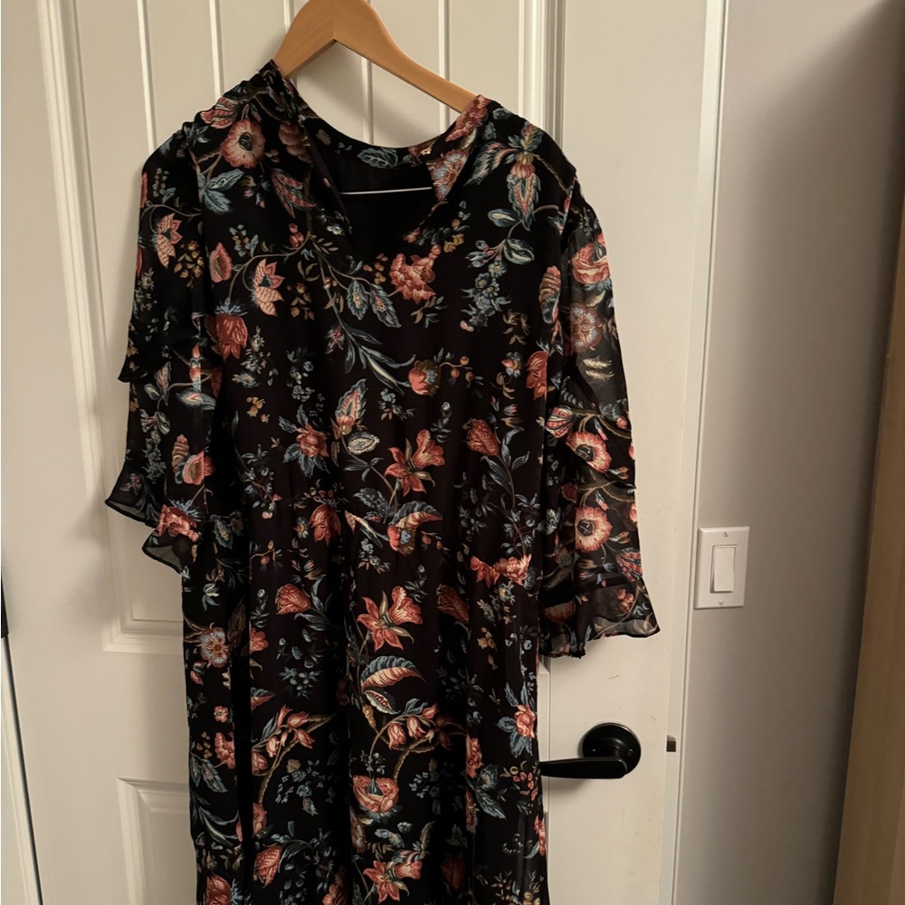 Pretty floral print dress by oasis. Size 16 made in China.